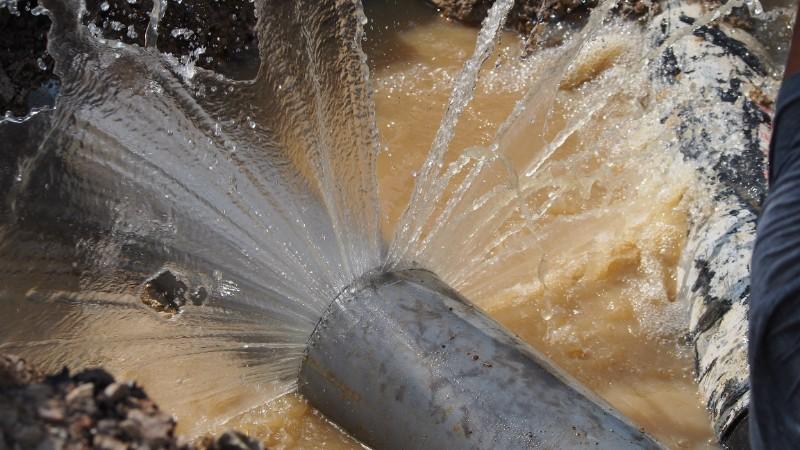 Fuite de canalisation d'eau